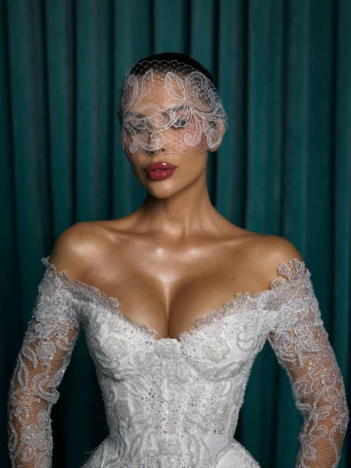 Exquisite Mermaid Wedding Dresses Off-Shoulder Long Sleeve Lace Appliques Beaded Bridal Gowns Tiered Skirts Customized Vestido De Novia