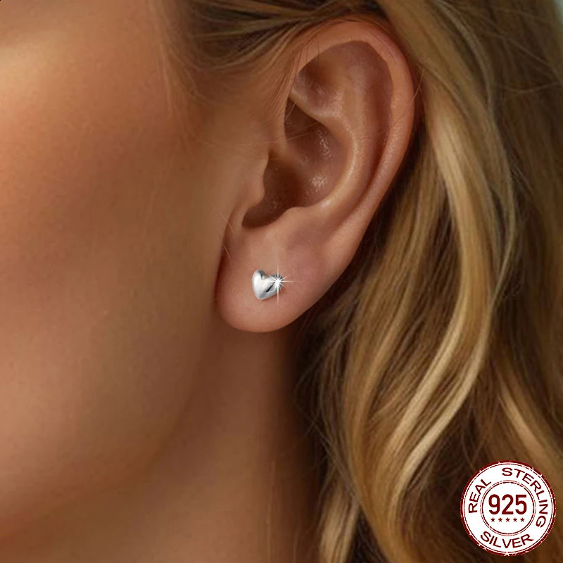 925 Sterling Silver Mini Heart Stud Earrings Platinum Plated Simple Glossy Earrings for Women Sweet Fine Jewelry Gift 260205