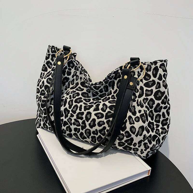 New Fashion Tote Shopping and Travel Canvas Women Popular Handbags Large Capacity Leopard Shoulder Bags Z260224