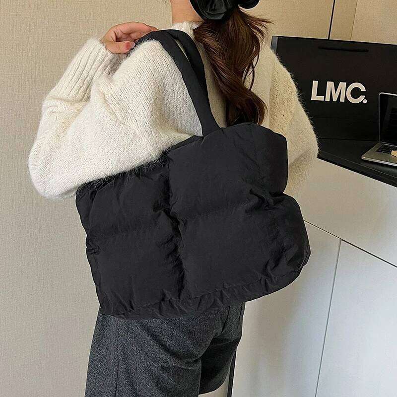 Small-scale design down jacketed women, tote bag with shoulder strap, large capacity, simple and practical for daily com Z260224