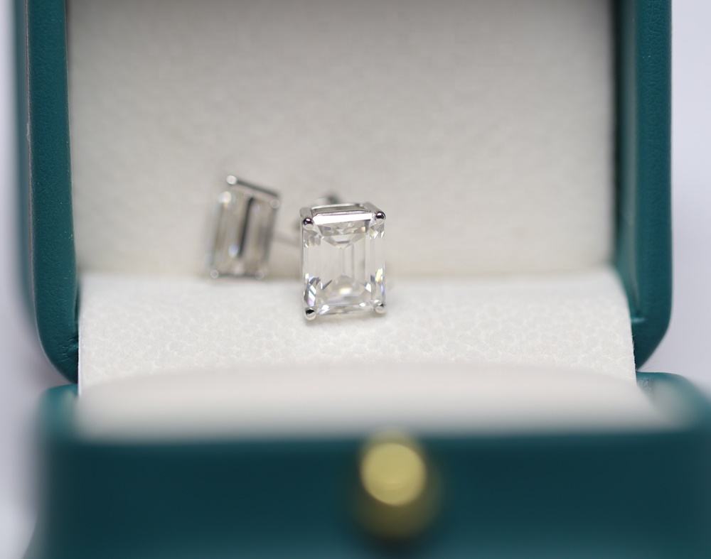 Moissanite Stud Earrings for men Women Sparkling Classic Wedding Lab Diamond Earring Pure 925 Silver