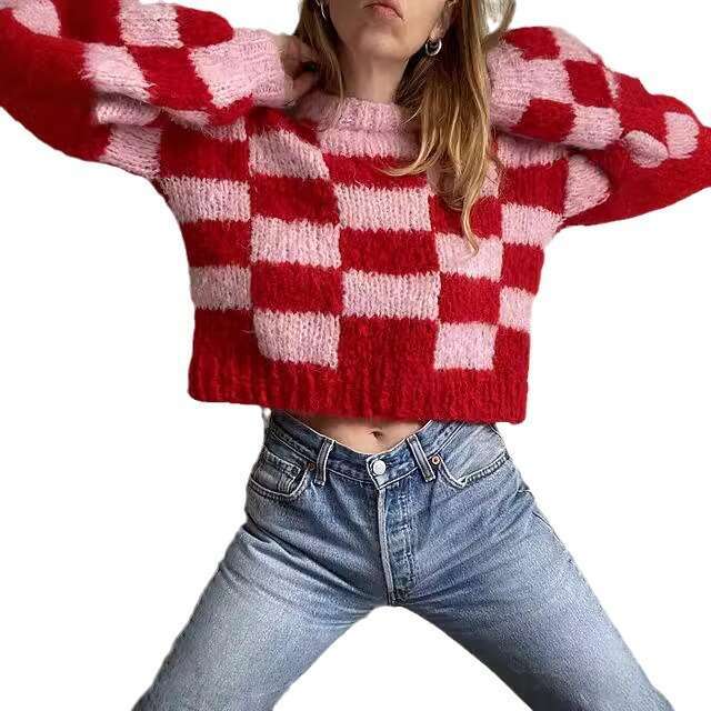 European American Retro Plaid Color-Blocked Knit Sweater With A Round Neck, Unique Design, New Pullover Style, Slim Fit, Casual And Relaxed Style