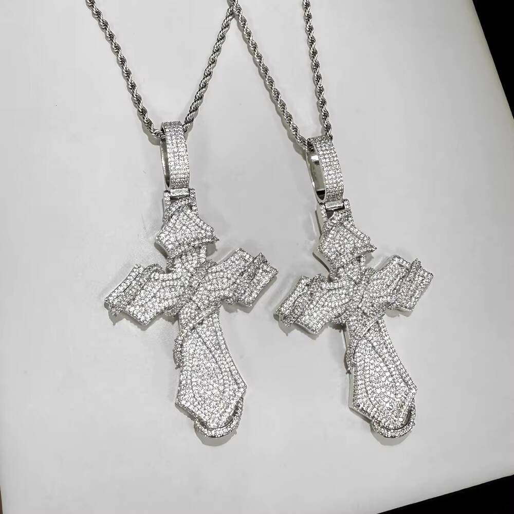 Bling Silver Plated Hip Hop Jewelry for Men Mirco Pave 5A Cubic MoissaniteVVSia Moissanite Cross Pendant Necklace