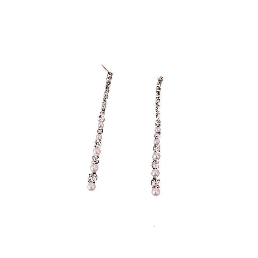 Celebrity-style geometric line long sparkling diamond and pearl tassel earrings, high-end luxury earrings