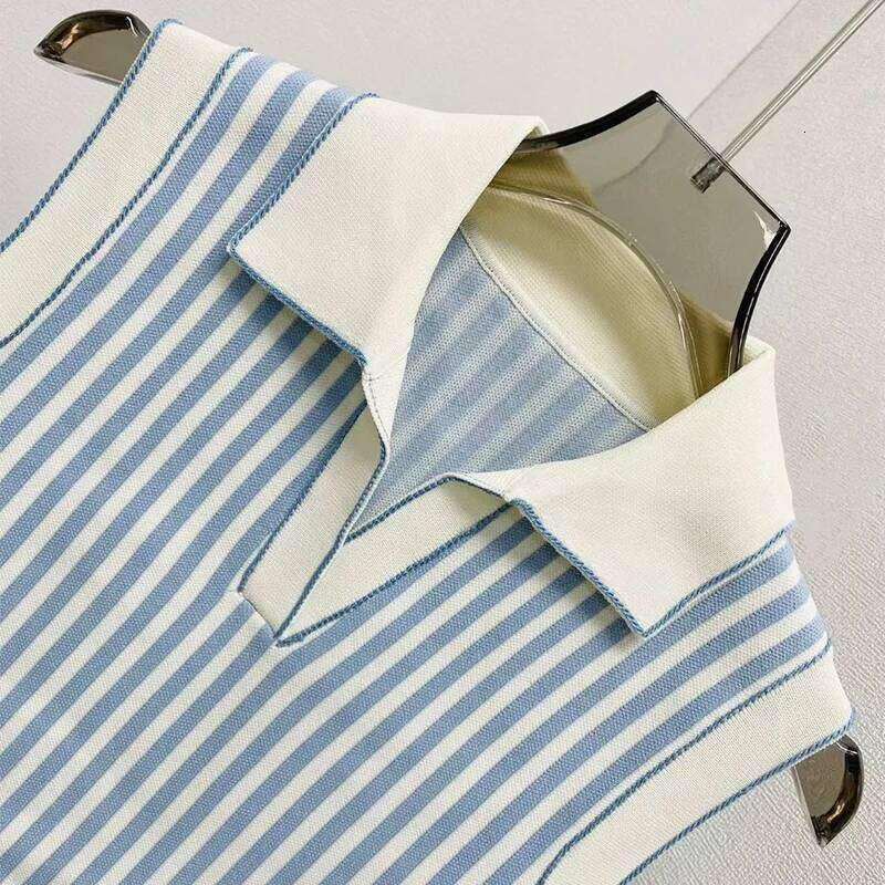 2024 Summer Knit T-shirt Tops Women Cropped Striped Sleeveless Polo Collar Vest Slim Fit Contrasting Tees Brand Clothing 26W0224