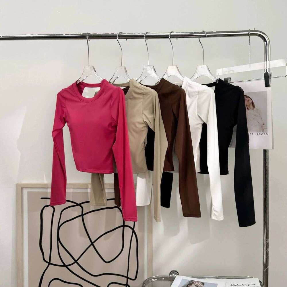 Sexy Yoga Women, Breathable, with Fixed Cups, Sports Top for Pilates, Workout, and Fitness, Long-Sleeve 26Y0224