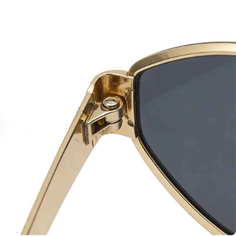 Metal cat-eye sunglasses, fashionable UV-protective, stylish and luxurious sunglasses INS style. 26W0224