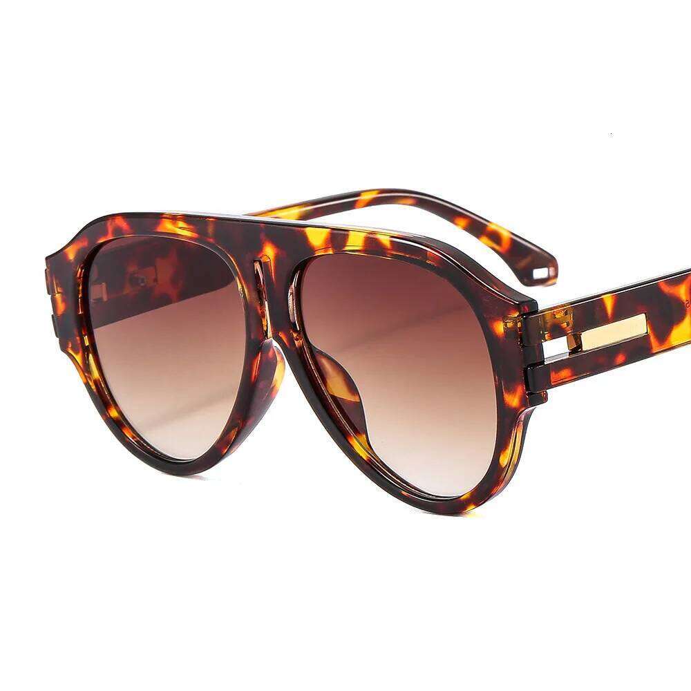 Retro Big Pilot Sunglasses Women Classic Brand Design Oversized Flat Top Shades Sun Glasses Fashion Trendy Eyewear Oculos 26W0224