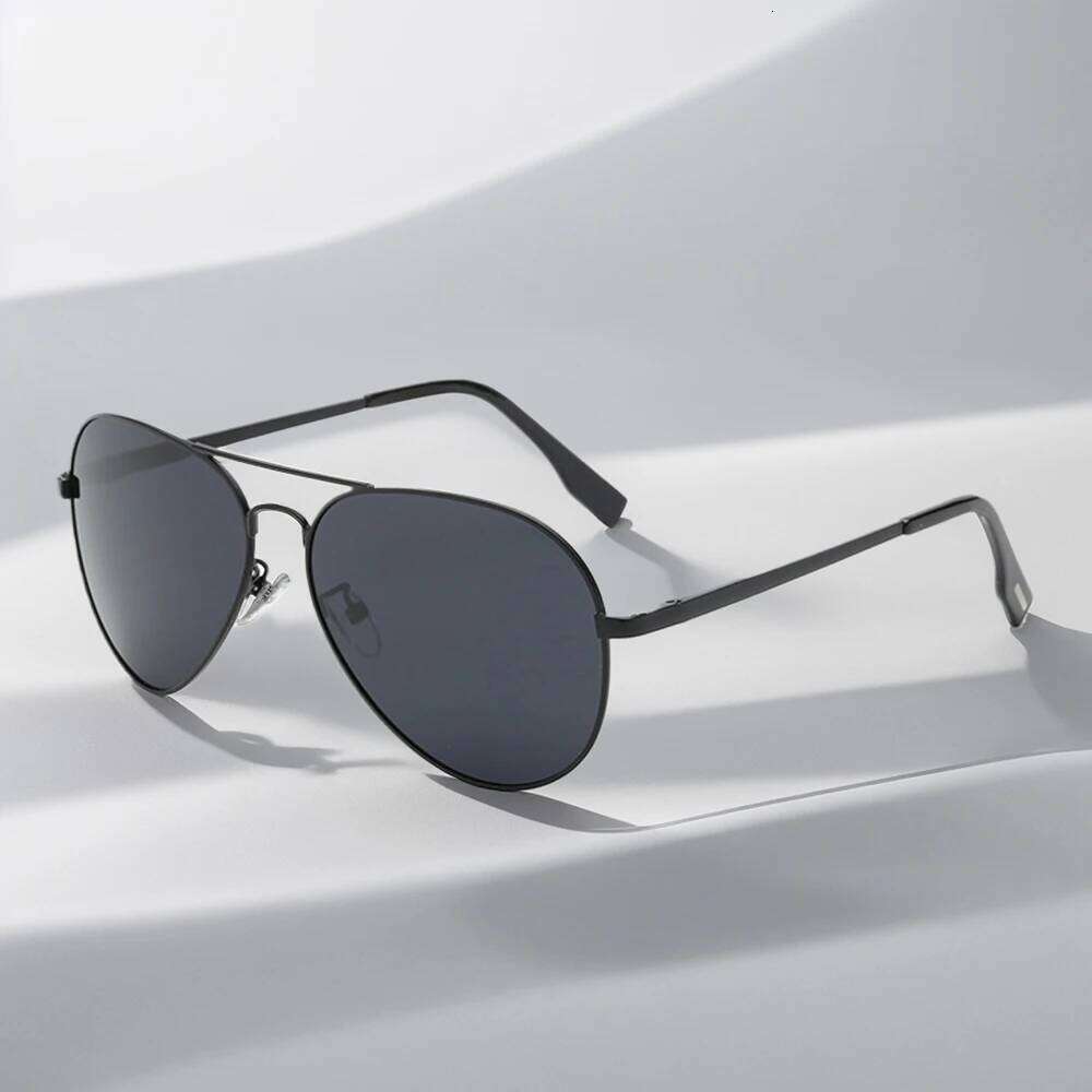 Classic Big Pilot Polarized Sunglasses Men Luxury Metal Black Aviation Sun Glasses Male Fashion Driving Vacation Shades UV400 26W0224