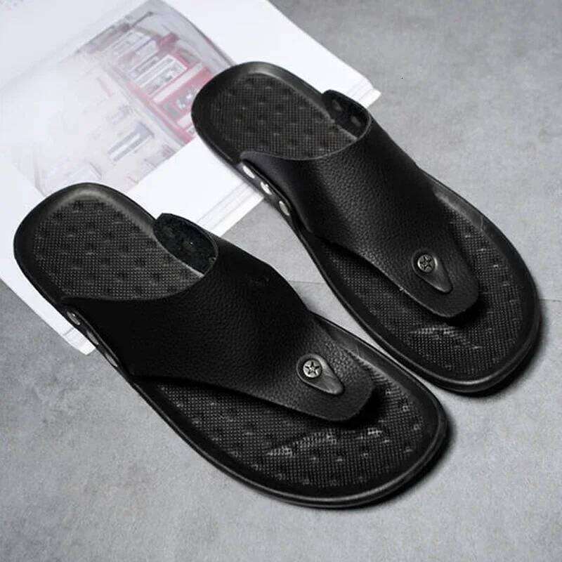 MAEDEF Men's Beach Sandals Slippers Fashionable Shoes Non Slip Flats Slides Sandal for Men PU Slipper Male Outdoor Flip Flops