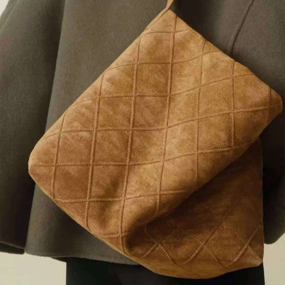 2025 Autumn and Winter New Suede Rhombus Medieval Underarm Premium Chain Single Shoulder Large Capacity Tote Bag Z260224