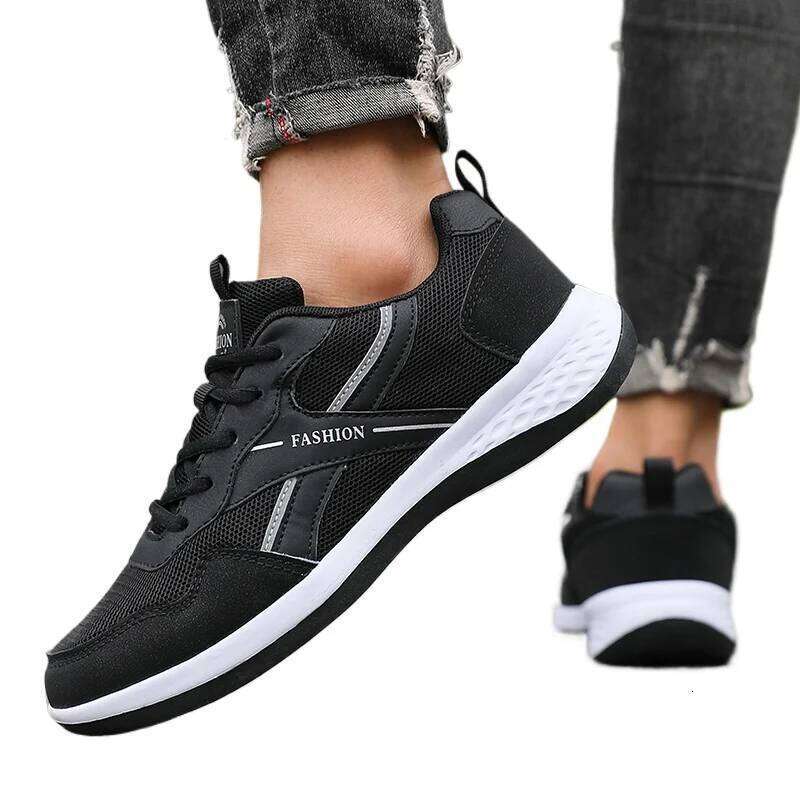 Sneakers for Men Minimalist Male Casual Comfort Running Fashion Light Simple Versatile Board Shoes Zapatillas De Deporte
