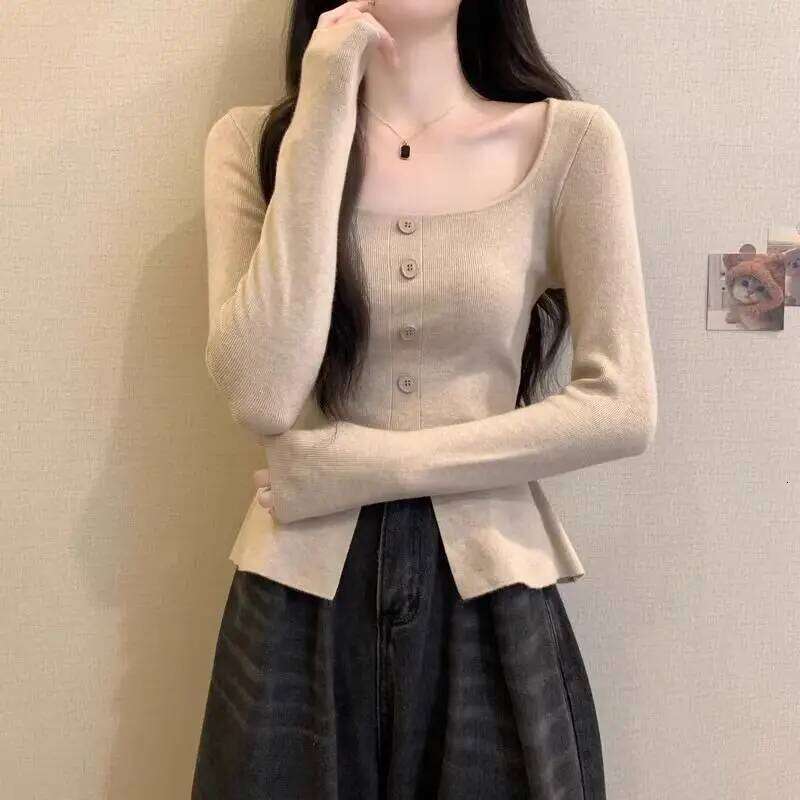 Square Collar Long-sleeved Sweater for Women in Autumn and Winter Underwear 26L0224