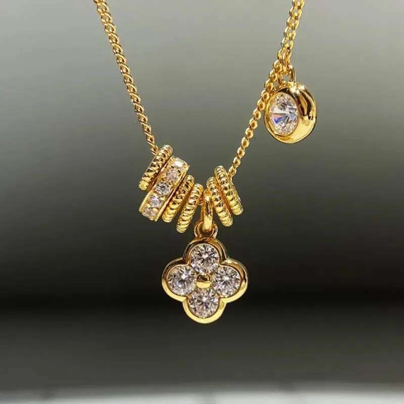 Leaf Necklace Flower 1 Clavicle Chain Exquisite Design for Daily Wear and Special Occasion Jewellery Gift High Quality Texture