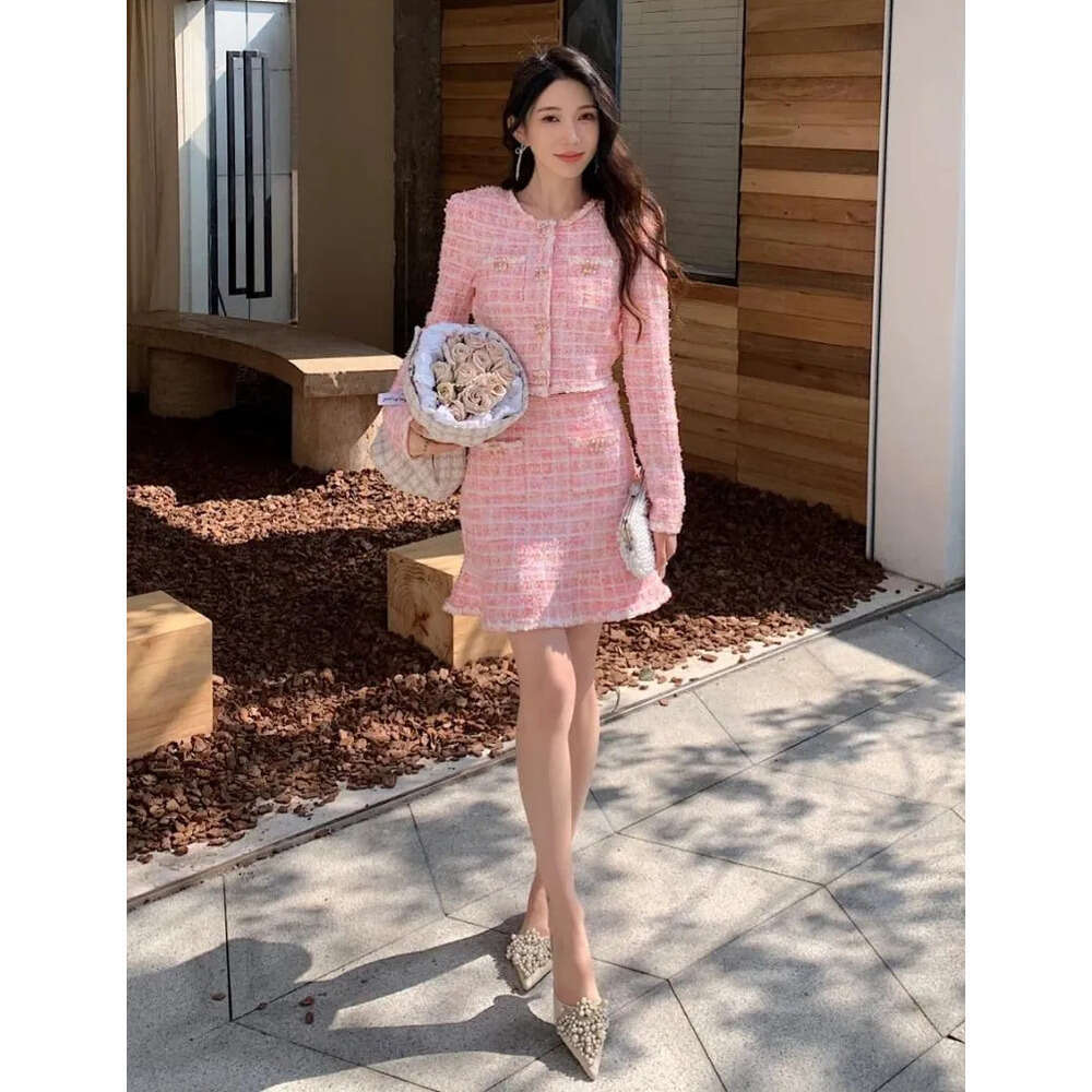 Women's Tracksuits Autumn Winter Knitting Sweater Dress Suits Diamonds Beaded Women Knitted Two Piece Set Cardigans Short Fishtail Skirts