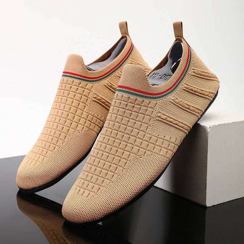 Fashion Outdoor Men Slip on Men's Casual Shoes Summer High Quality Mesh Sneakers Lightweight Breathable Male Walking Shoe