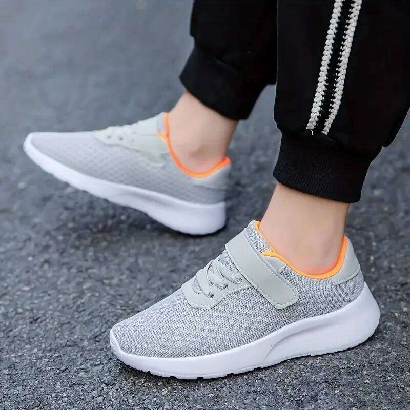 Boys' running lightweight girls' sports shoes, all season outdoor children's mesh breathable casual shoes 26W0224