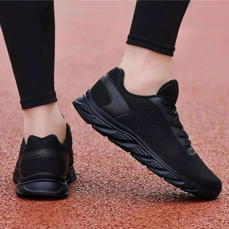 Hot Sale Light Man Running Shoes Comfortable Breathable Men's SneakerCasual Ultra Lightweight Fashion Sneakers Non Slip Trainers