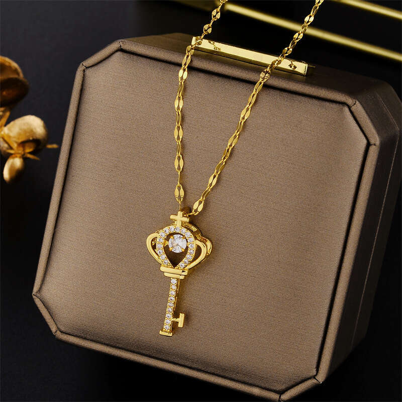 Key-Shaped Necklace A Beating Heart Design Necklace with Micro-Zirconia INS style For Women