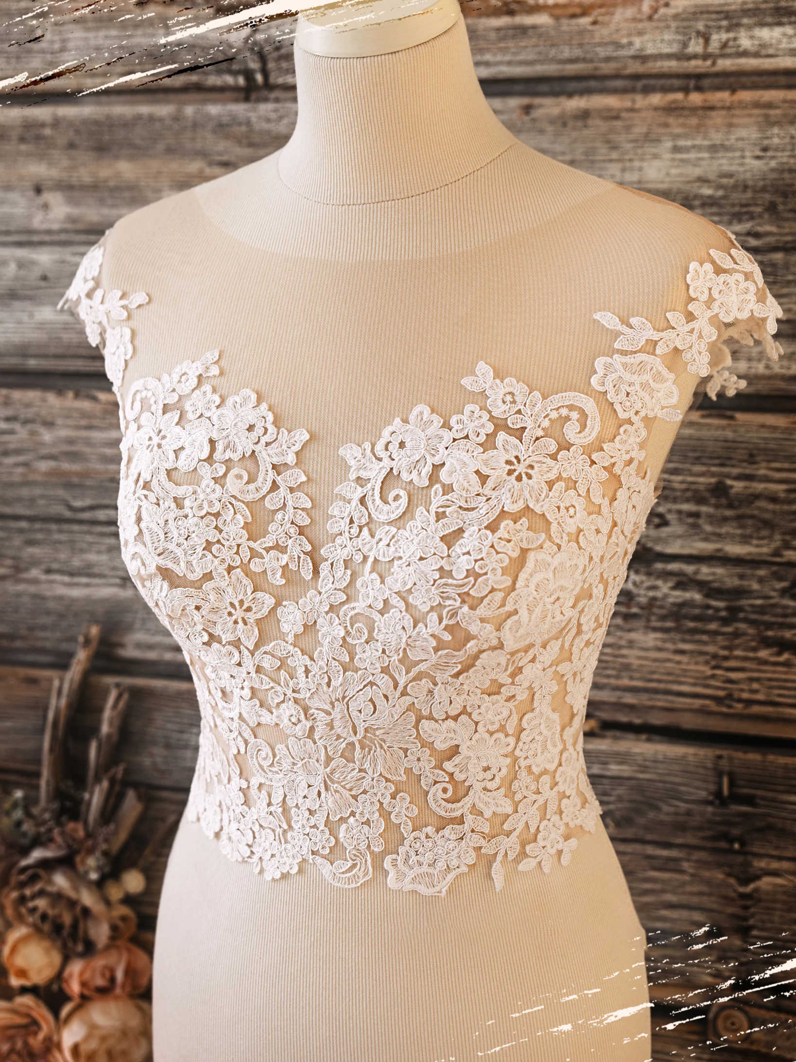 Elegant Wedding Jacket Bridal Bolero Sleeveless Lace Appliques Buttons Wedding Accessories Wrap Shawl Customized