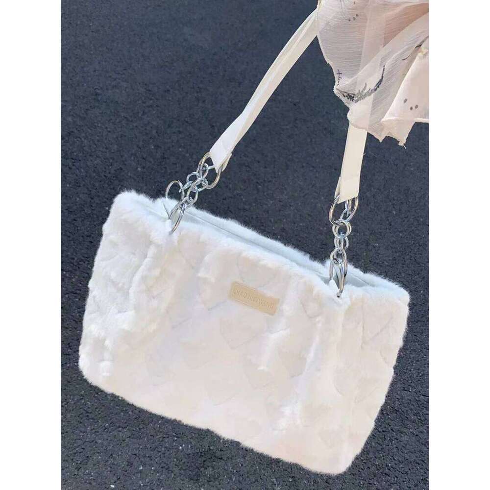Sweet Love Heart Purse Women's Furry Tote Bags Winter Fashion Ladies Faux Fur Handbags Elegant Female Soft Plush Shoulder Bag Z260224