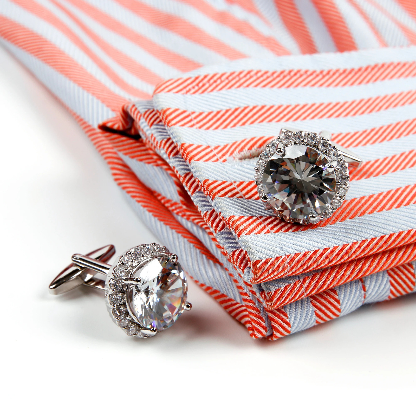 Cufflinks for Men TOMYE XK24043 Big Zircon Copper Round Wedding Jewelry Cuff Links Dress Shirt 260208