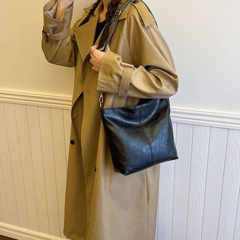 Large Capacity Women New Shoulder Retro Versatile Broadband Crossbody Tote Geometric Strap Bag Shopping Handbag Z260224