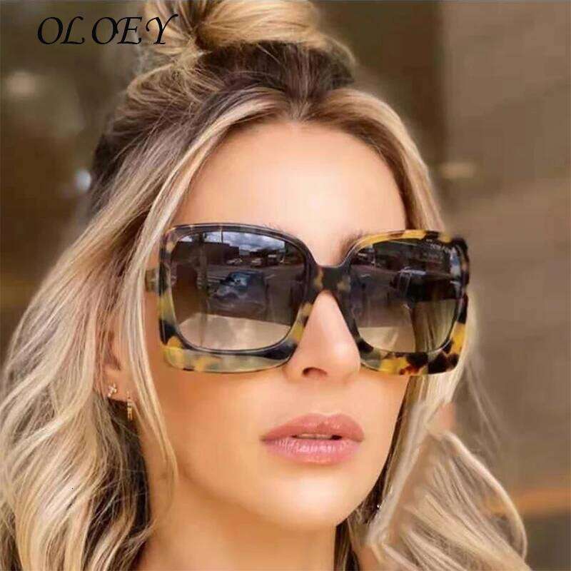 New large frame square Fashion Women's retro trend Sunglasses UV400 sunglasses women vintage glasses 26W0224