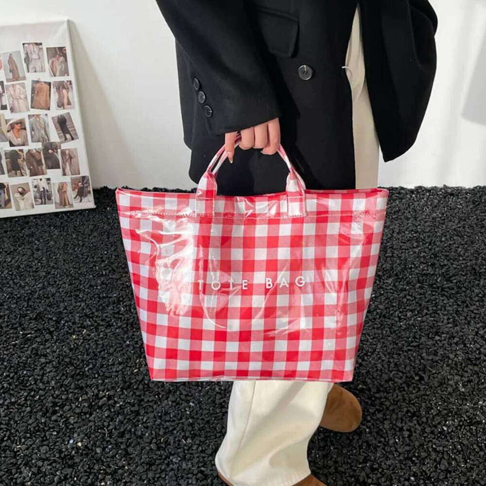 Classic Clear PVC Tote Bag Plaid Check Pattern Letter Print Lightweight Velcro Closure Large Capacity for Daily Commute Shopping Z260224