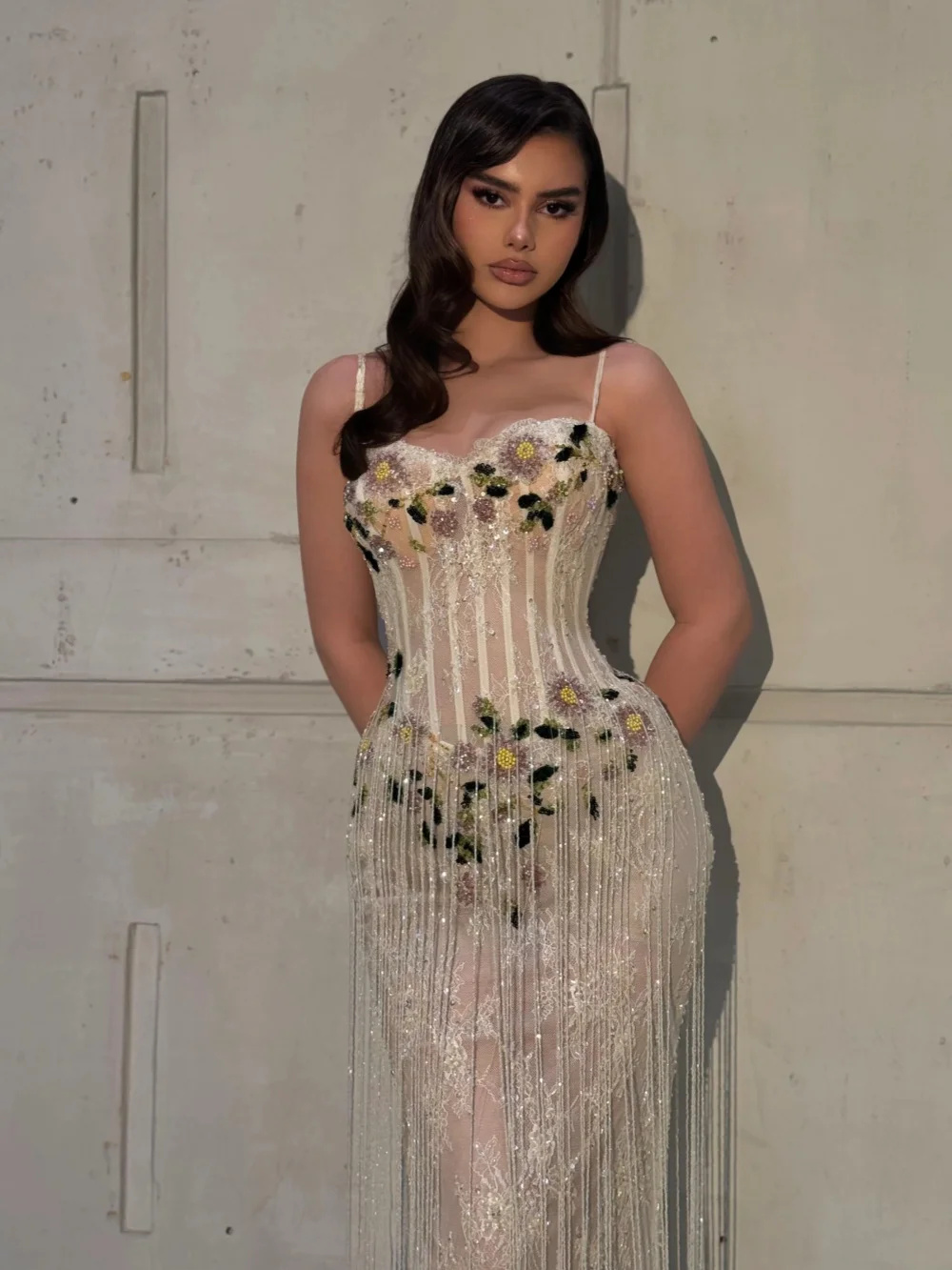 Gorgeous Spaghetti Straps Prom Dresses Elegant Sleeveless Appliques Evening Dress Floor Length Tassels Party Gown Customized