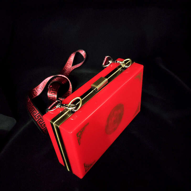 Small To Match Cheongsam, Vintage Gold-Stamped Red Bridal Clutch, Silk-Printed Hong Kong Style Wide Shoulder Strap Crossbody Small Square Bag For Wome