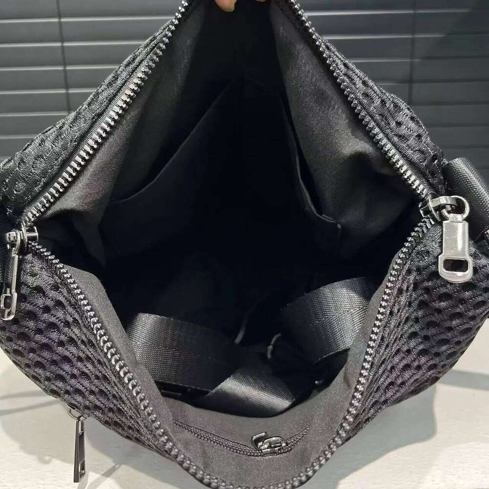 Fashionable neutral mesh spliced nylon shoulder bag, large capacity, lightweight and casual handbag Z260224