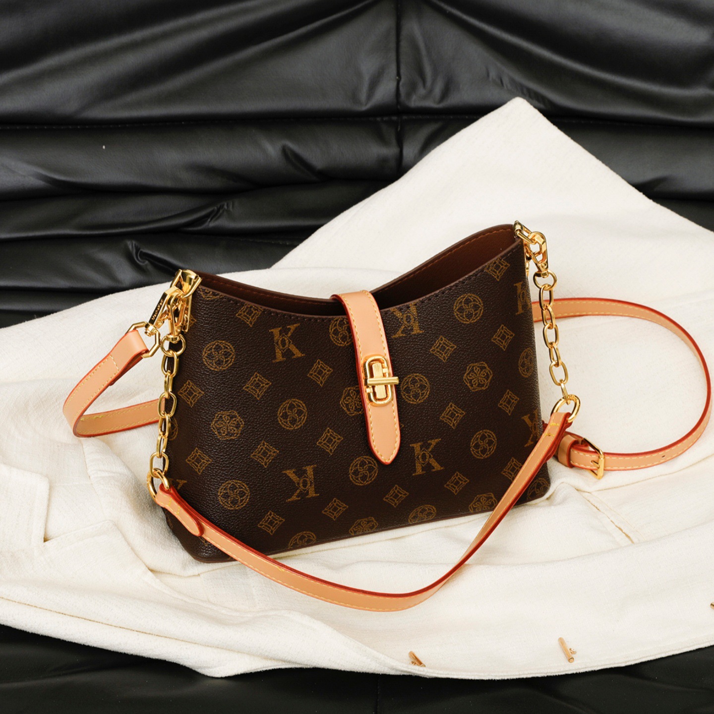 High-end small bag for women, 2026 new style, versatile and fashionable commuting bag, retro floral handbag, shoulder bag, crossbody bag, letter handb