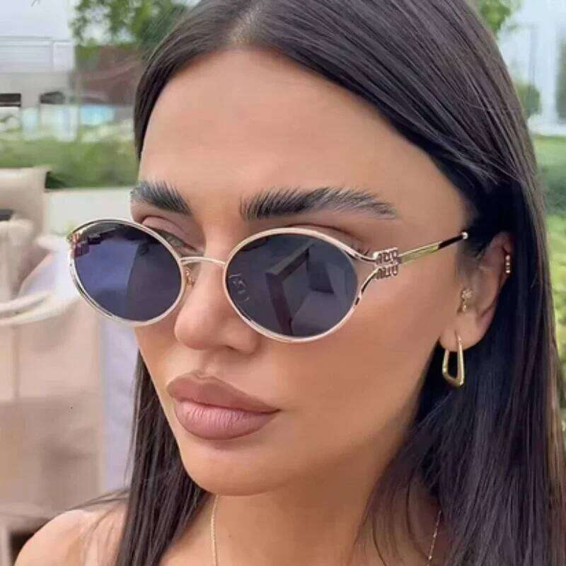 1Pc Retro Fashion Metal Oval Frame Sunglasses, Multi-Colored Lenses Available, Suitable for Street Photography, Vacation 26W0224