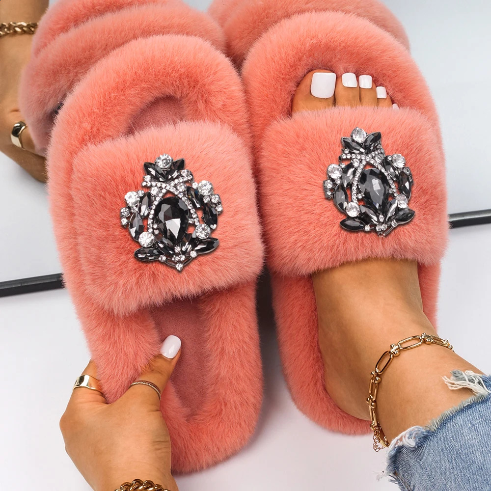 Lady Faux Fur Slides Slippers Drop Shape Alloy Rhinestone Crystal Winter Fur Sandals Flip Flops Crystal Flats Shoes for Women 260124