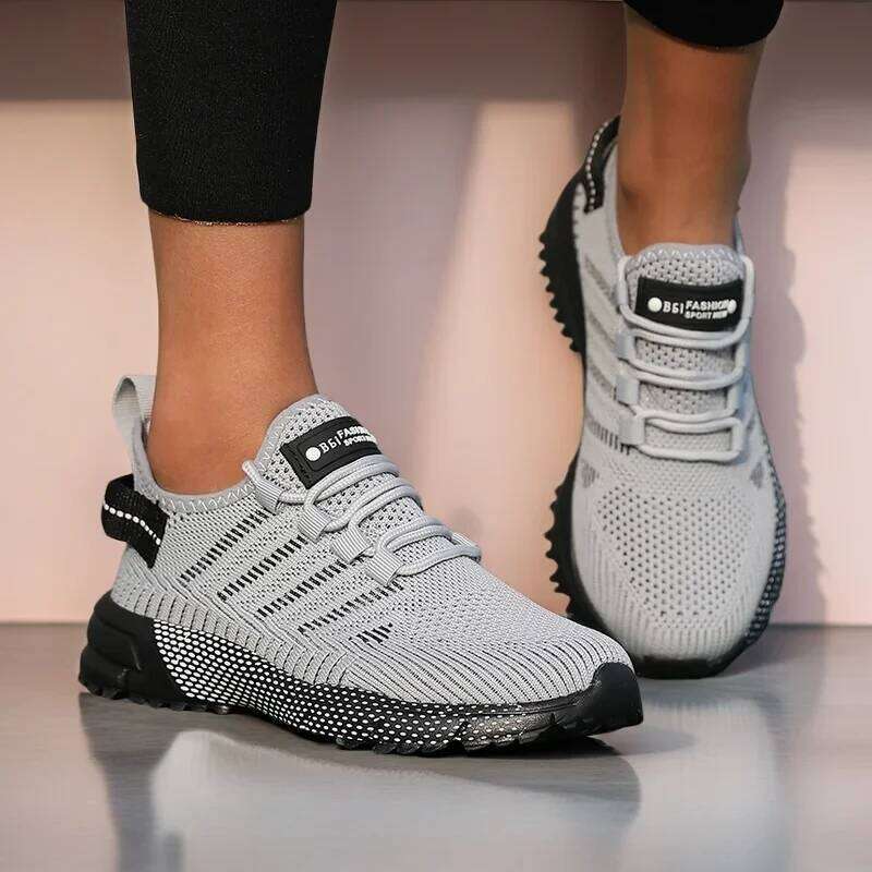 Women's Casual Sports Comfortable Knitted Mesh Breathable Flat Cool Non Slip in Summer New Fashionable Running Shoes
