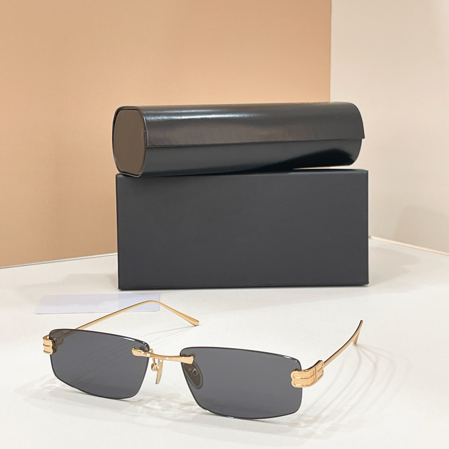Designer Sunglasses For Men Women Special 0488 Fashion Summer Avant-Garde Goggles Style Anti-Ultraviolet Popularity Metal Square Frameless Glasses Random