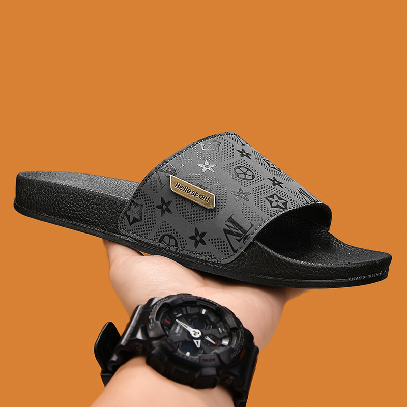 Free shipping 2026 Summer Classic Trendy Designer Slippers for Home and Outdoor Leisure Beach Shoes for Men