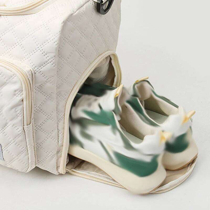 New Women's Travel Large Capacity Lightweight Fitness Bag Dry Wet Separation Unisex High Quality One Shoulder Handbag 2024 Y260225