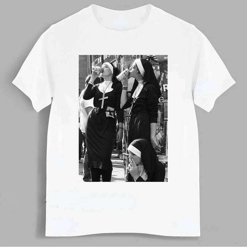 Graphic T Shirts Sexy Nun Smoking Cross Necklace Street Men's Fashion Retro Neutral Tshirt Ropa Hombre C260225