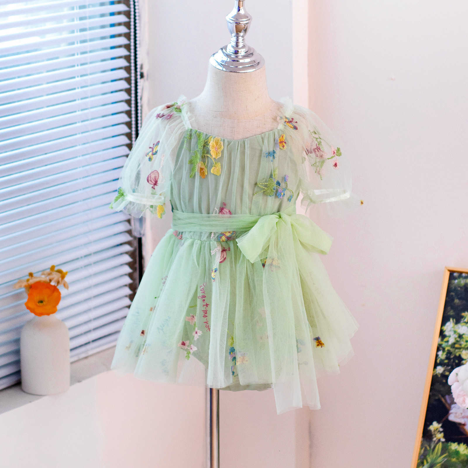 2025 Summer Baby Puff Sleeve Sweet Cute Princess dress Baby Girl Big Bow Strawberry Embroidered Mesh Wrap Skirt for Going Out Pa X250220