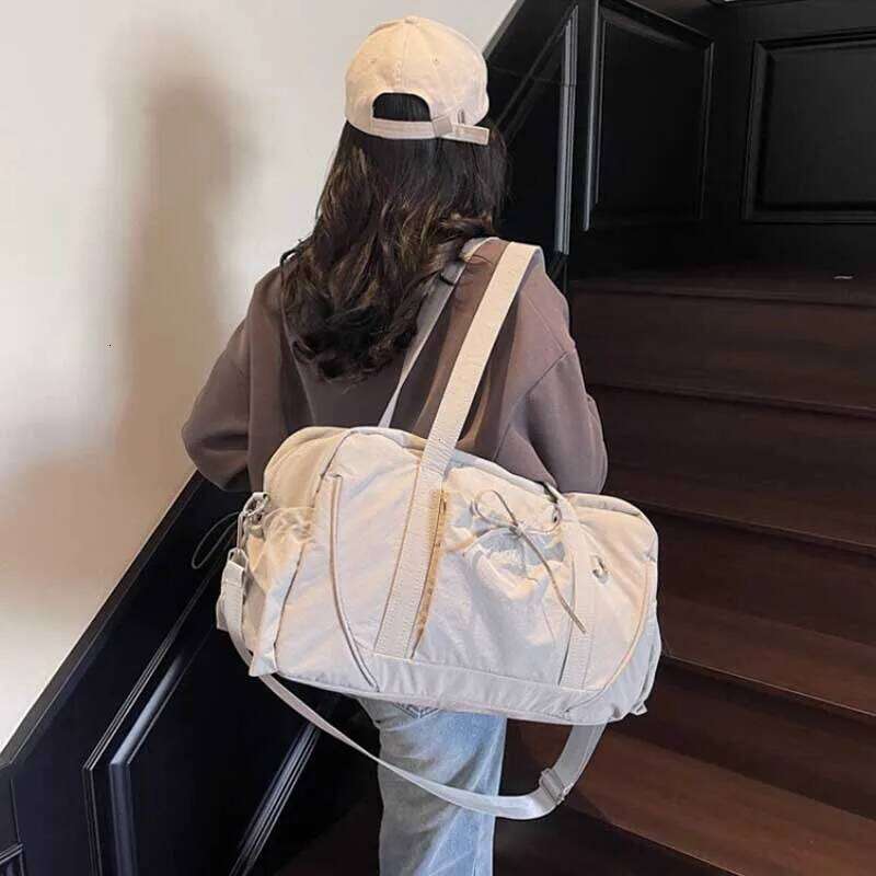 New Large Capacity Shoulder Portable Luggage Travel Storage Bag Boarding Sports Fitness Bags for Women Y260225