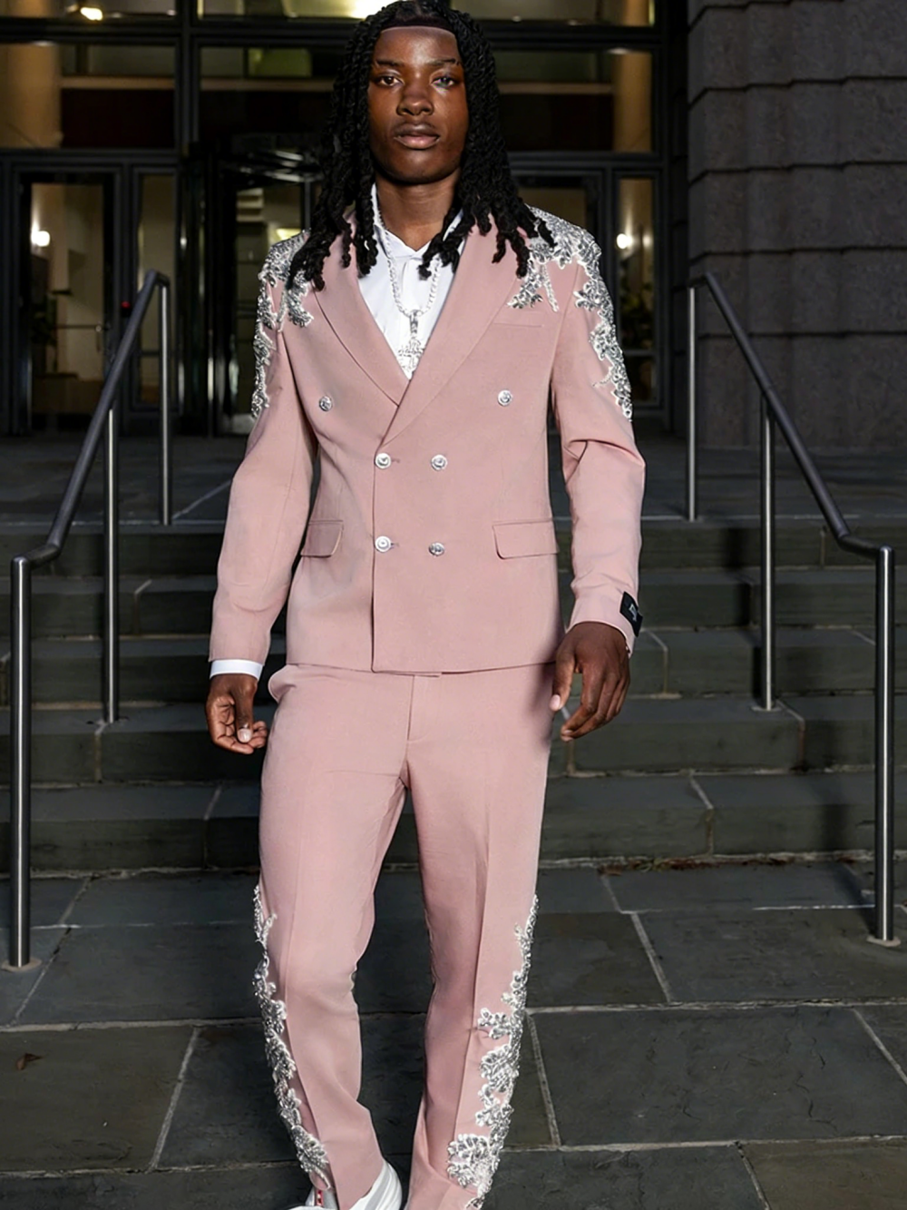 Handsome Crystals Appliques Men Suits Peaked Lapel Double Breasted Pant Sets Groom Wedding 2 Pieces Customized Tuxedos