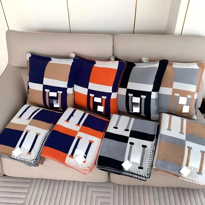 H Luxurious Househo… - image