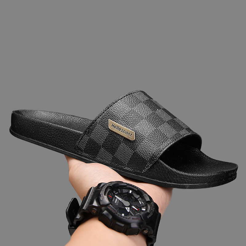 Free shipping 2026 Summer Classic Trendy Designer Slippers for Home and Outdoor Leisure Beach Shoes for Men