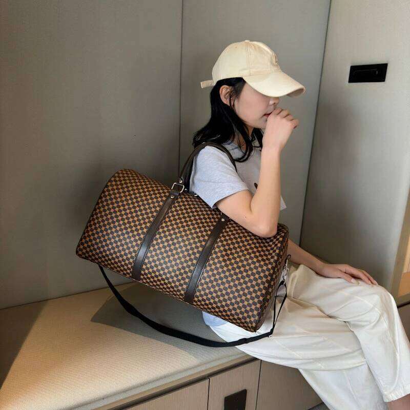 Large capacity PU leather women's handbag fitness crossbody travel bag sac de voyage large size luggage Y260225