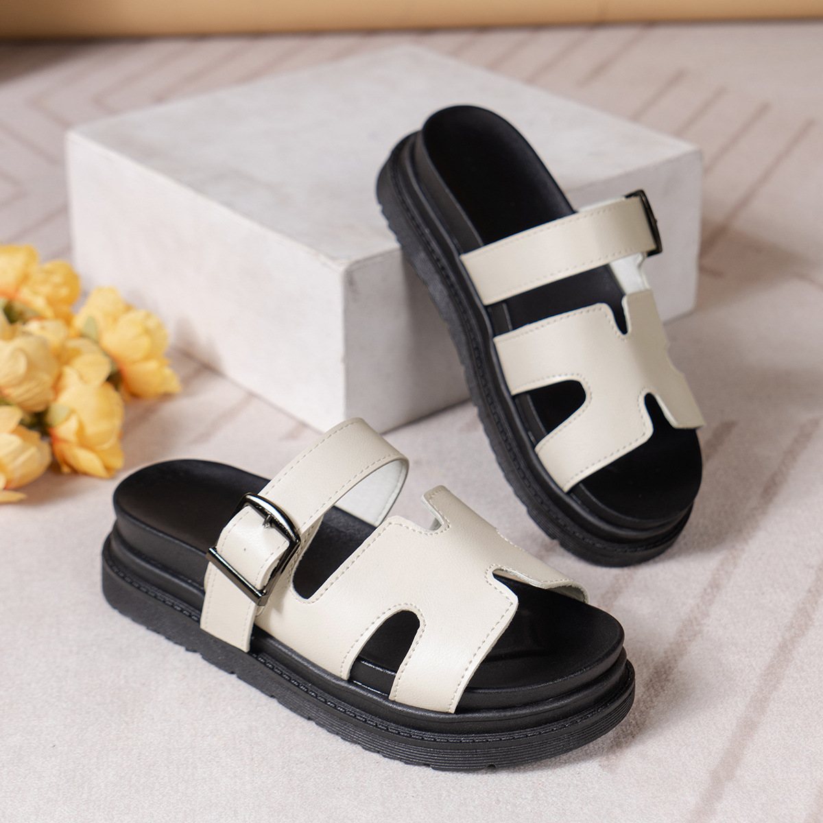 Free Shipping 2026 Summer New Design Large 36-43 Fashionable and Comfortable Thick Bottom Women's Slippers Outdoor Beach Versatile Casual Square 