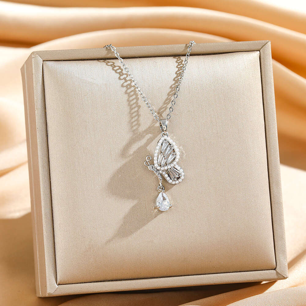 Light Luxury Princess Butterfly Necklace for Women Internet Celebrity Choker High-End Clavicle Chain