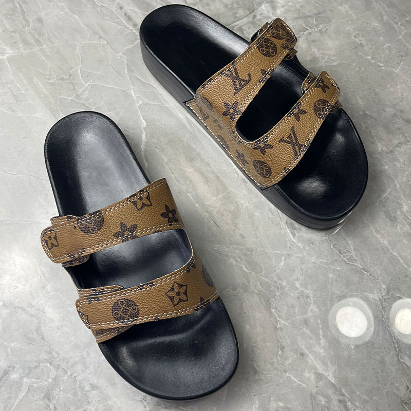 Free shipping 2026 summer new home and outdoor designer slippers for men and women lightweight casual fashionable simple beach shoes