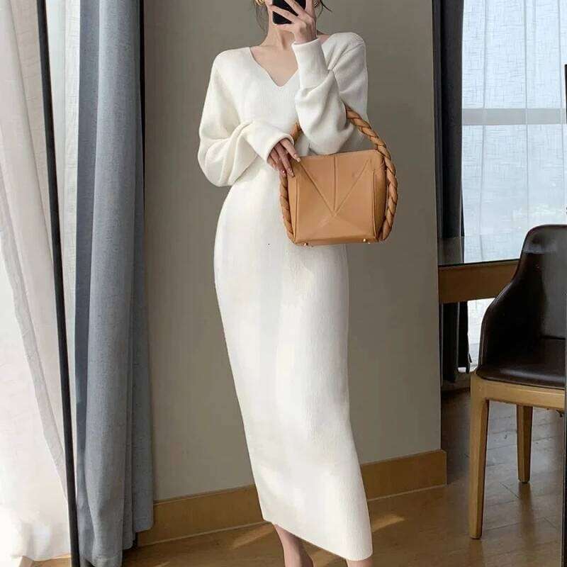 White Women's 2024 Autumn Winter New French Style Dresses Vintage Elegant V-neck All-match Fashion Knitted Dress XJ260225